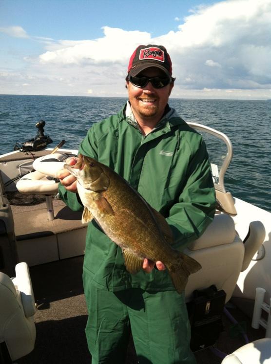 Clayton Shoupe of Alabama with a 21 inceh Lake Erie smallmouth bass