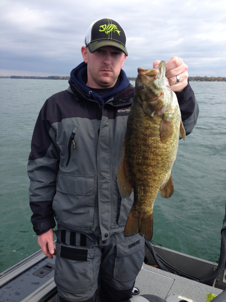 casey-hines-with-a-5-8-lb-lake-erie-smallmouth-lake-erie-buffalo-ny